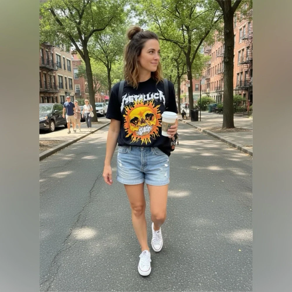 Metallica Sun Skull Graphic Band Tee Black Rock Shirt Grunge Streetwear NWT - Picture 2 of 3